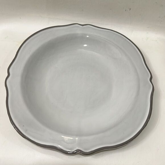 Crate&Barrel Deep Dinner Plates Lira White Gray Porcelain 11 1/4 In Scalloped - Picture 3 of 8